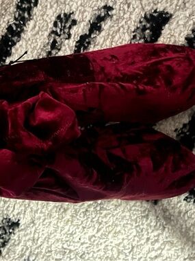 Express Women's Velvet Bow Flats in Wine